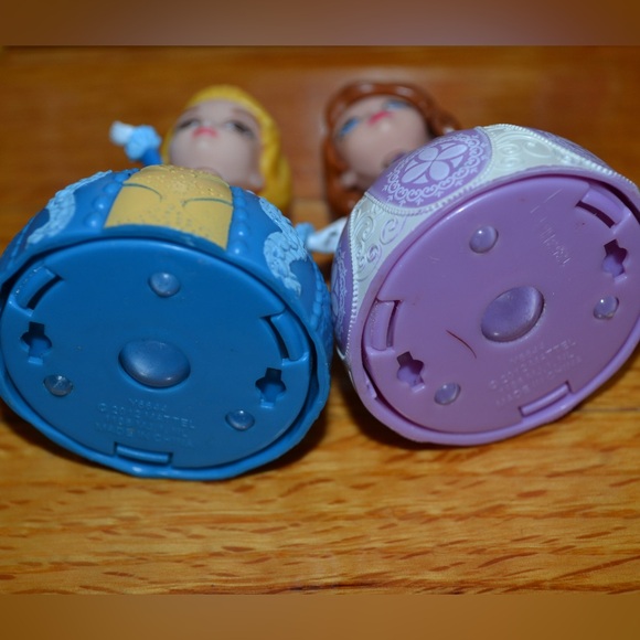 Disney Jr. Sofia the First Chutes & Ladders, figures, necklace - Picture 10 of 11